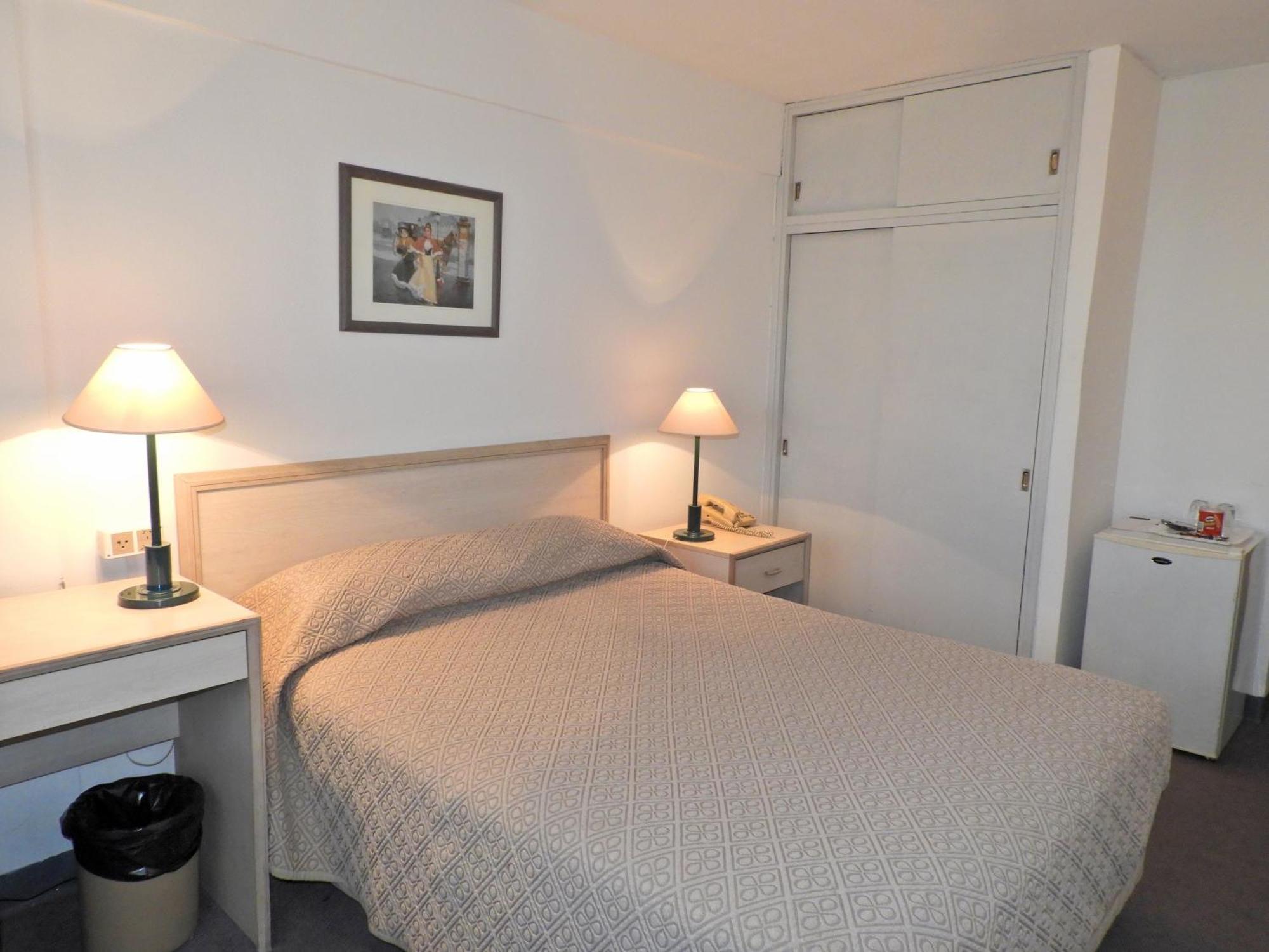 Hotel Tres Cruces Montevideo Ngoại thất bức ảnh
