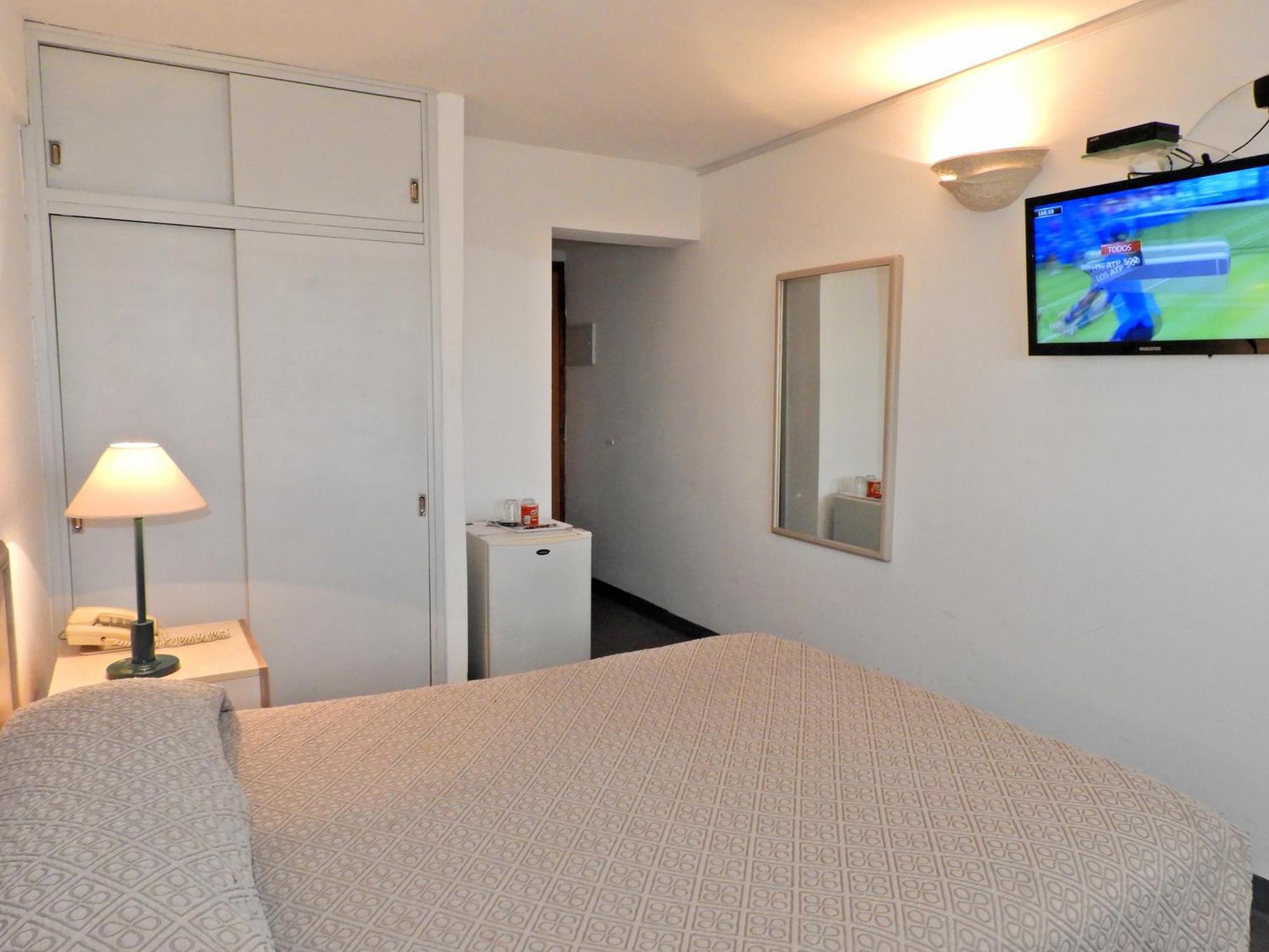 Hotel Tres Cruces Montevideo Ngoại thất bức ảnh