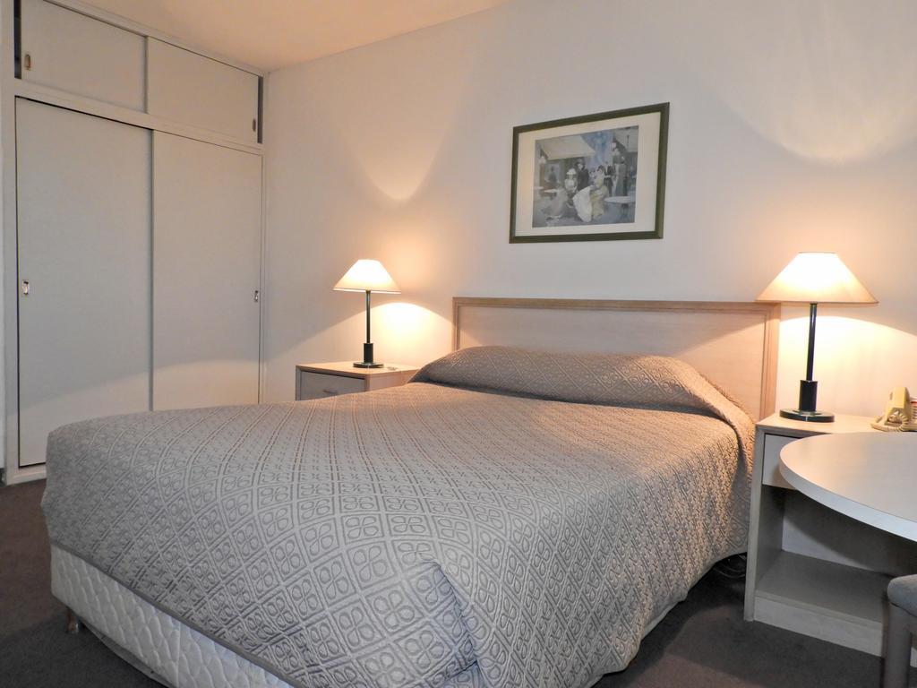 Hotel Tres Cruces Montevideo Ngoại thất bức ảnh